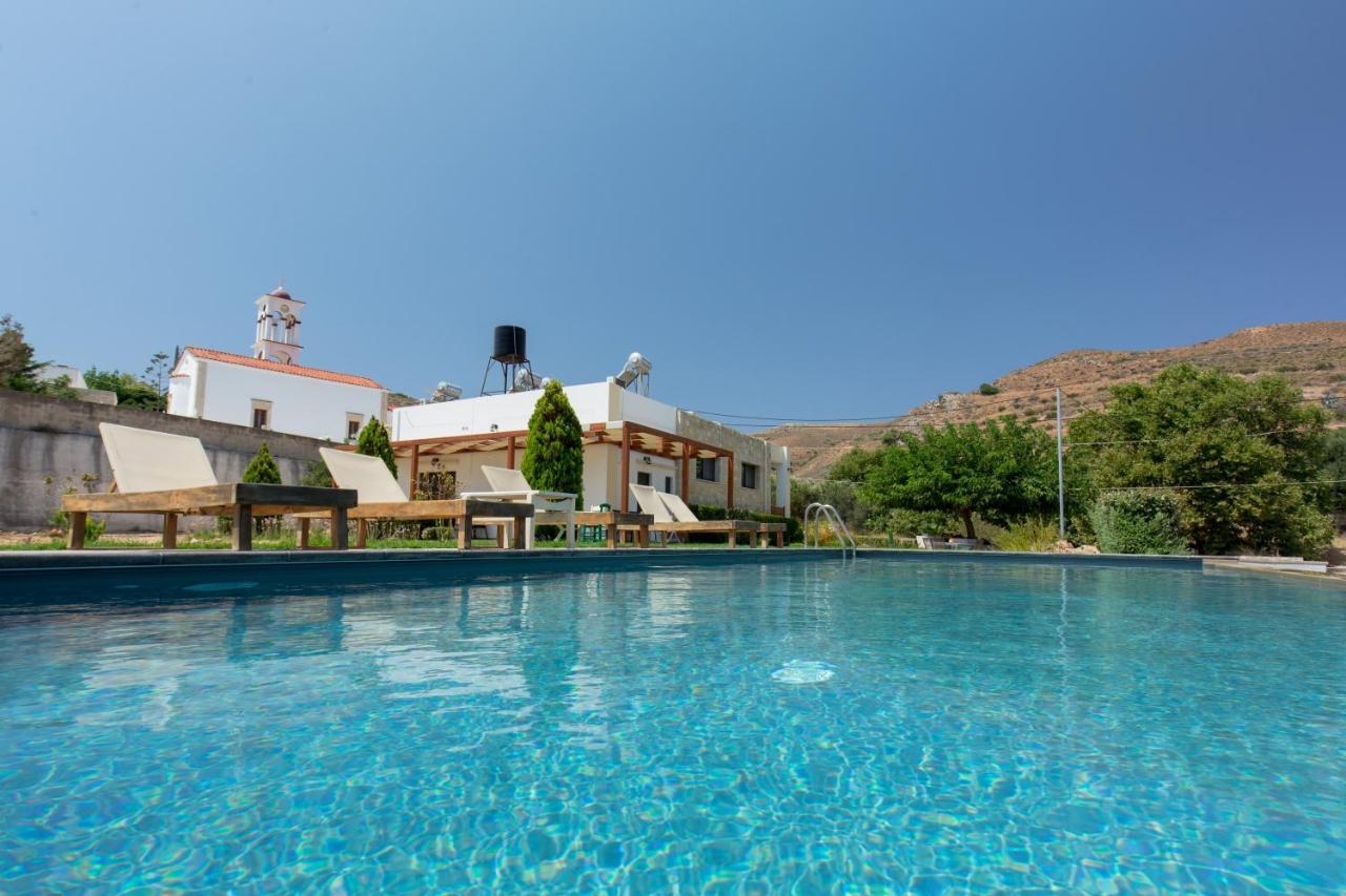 Agarathos Traditional Rooms With Pool Kalivianí Buitenkant foto