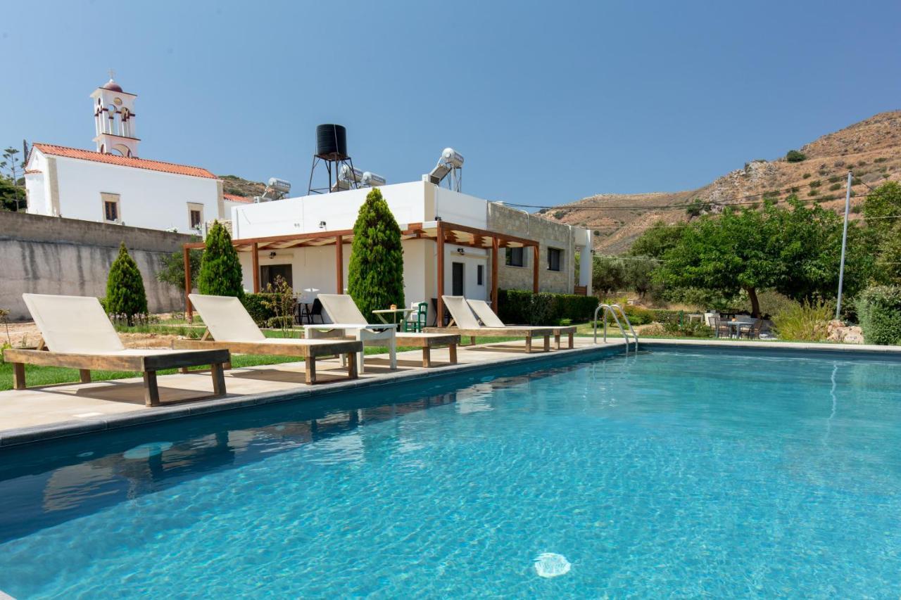 Agarathos Traditional Rooms With Pool Kalivianí Buitenkant foto