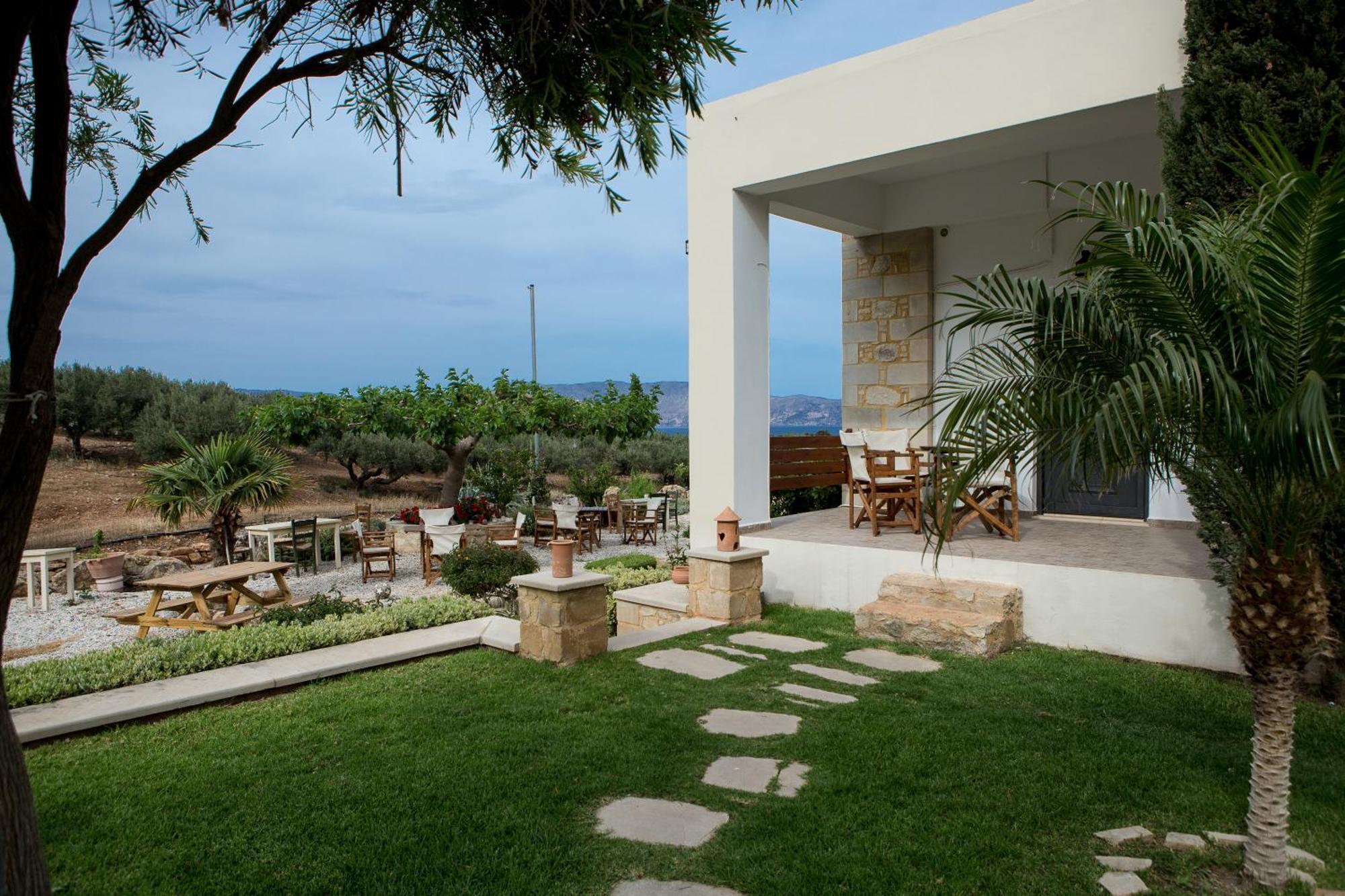 Agarathos Traditional Rooms With Pool Kalivianí Buitenkant foto