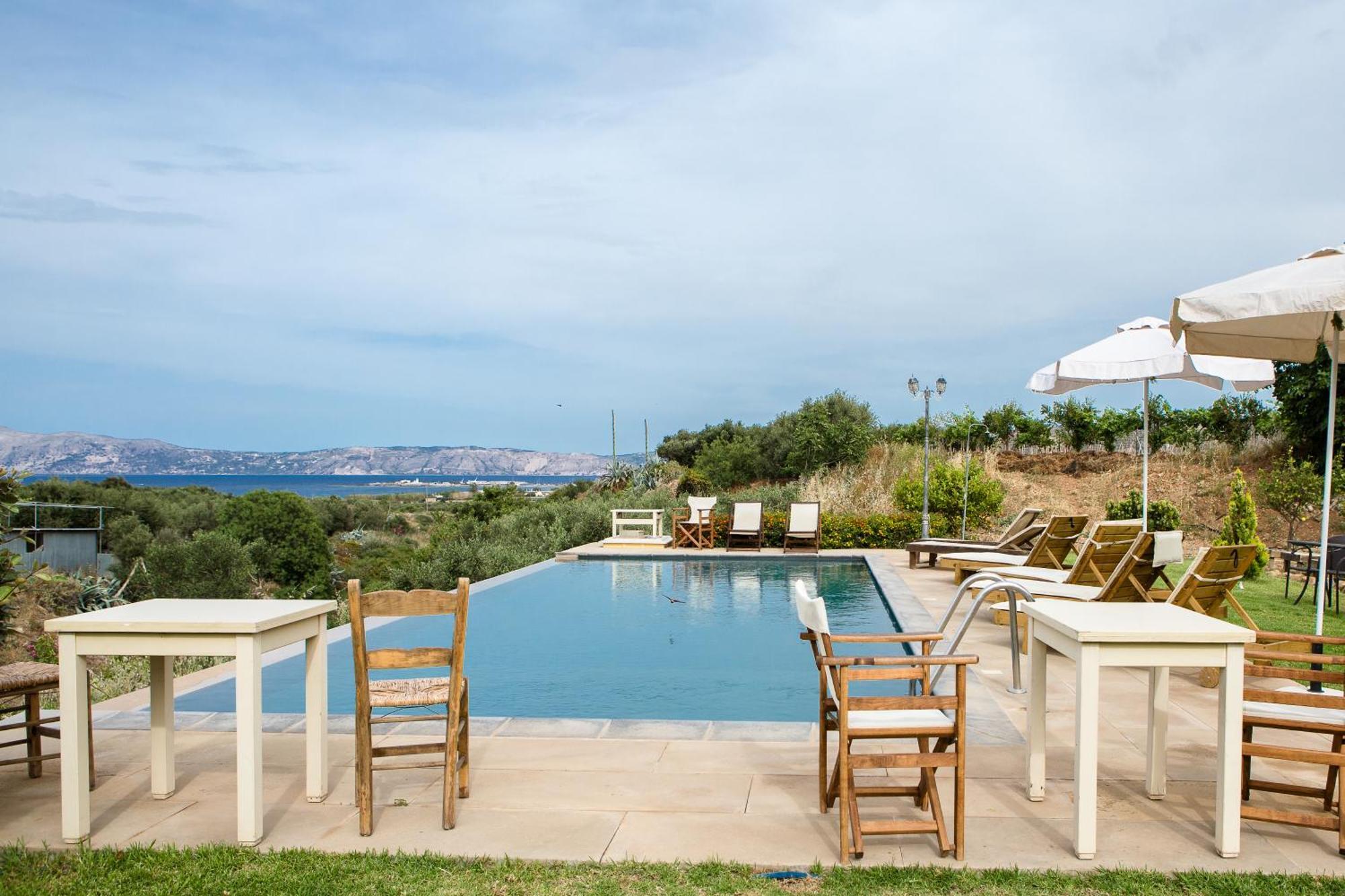 Agarathos Traditional Rooms - Pool - Kaliviani -On The Road To Balos Buitenkant foto