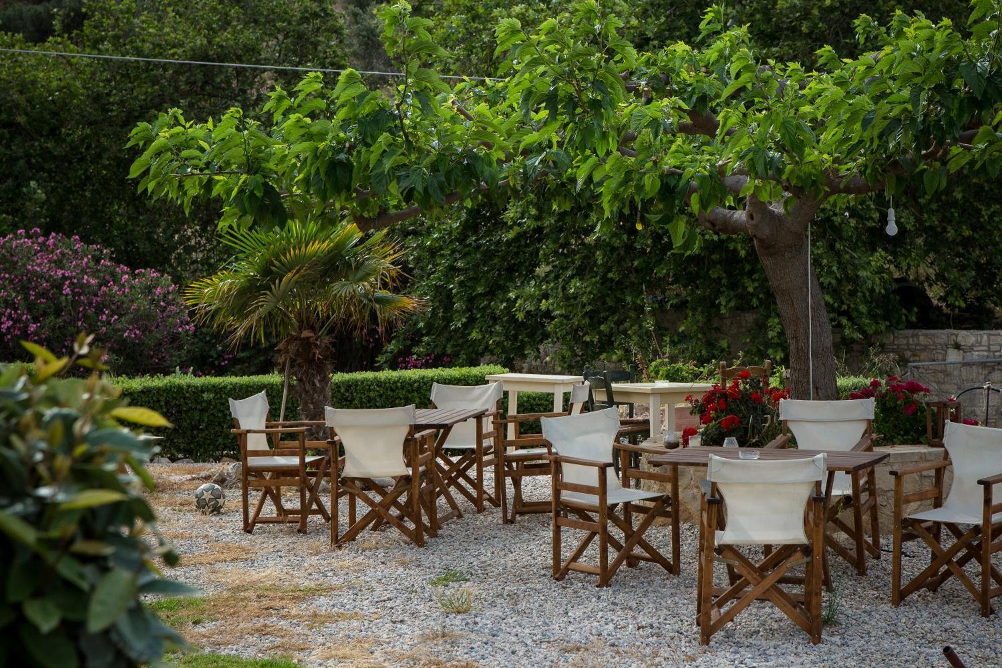 Agarathos Traditional Rooms With Pool Kalivianí Buitenkant foto