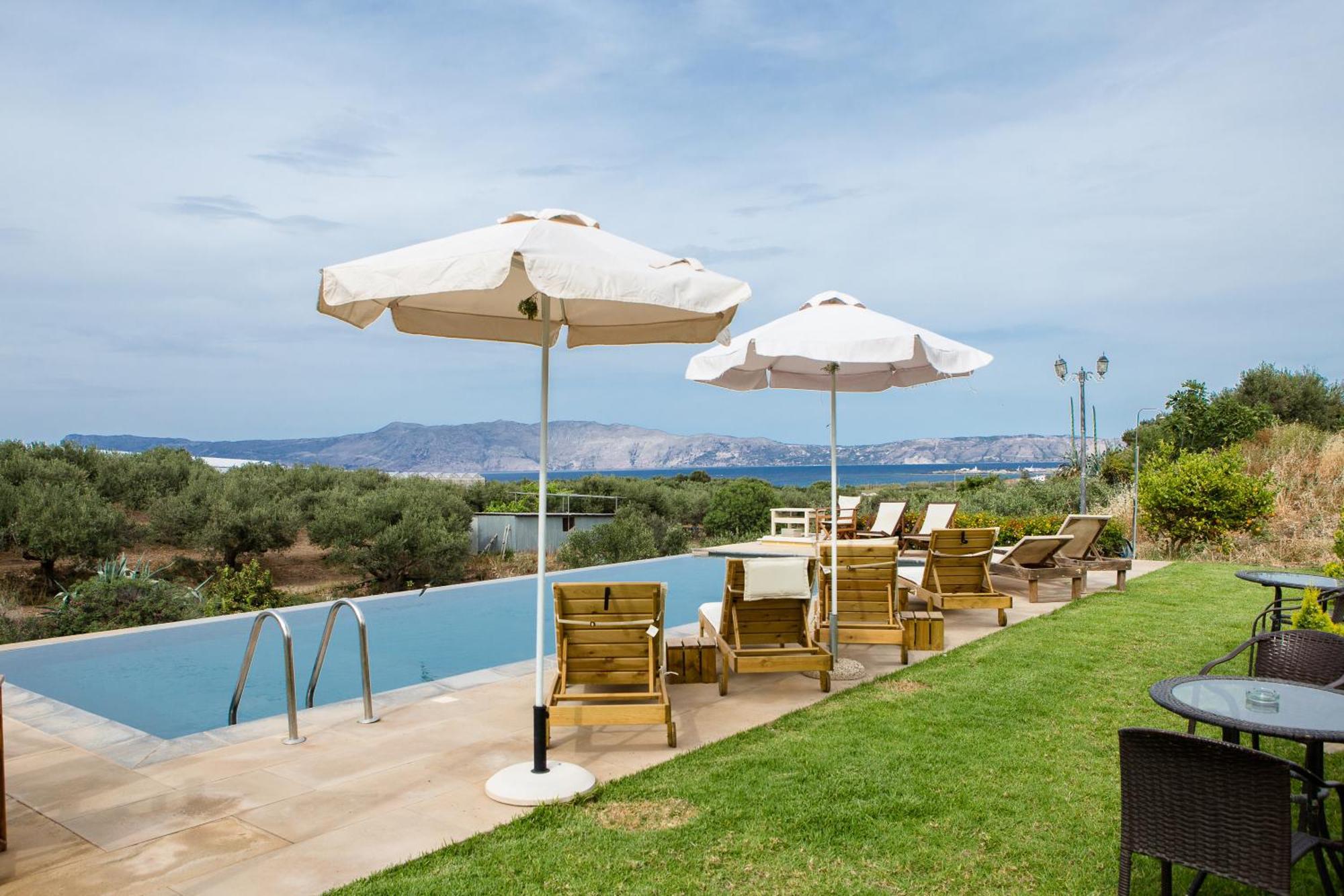 Agarathos Traditional Rooms - Pool - Kaliviani -On The Road To Balos Buitenkant foto