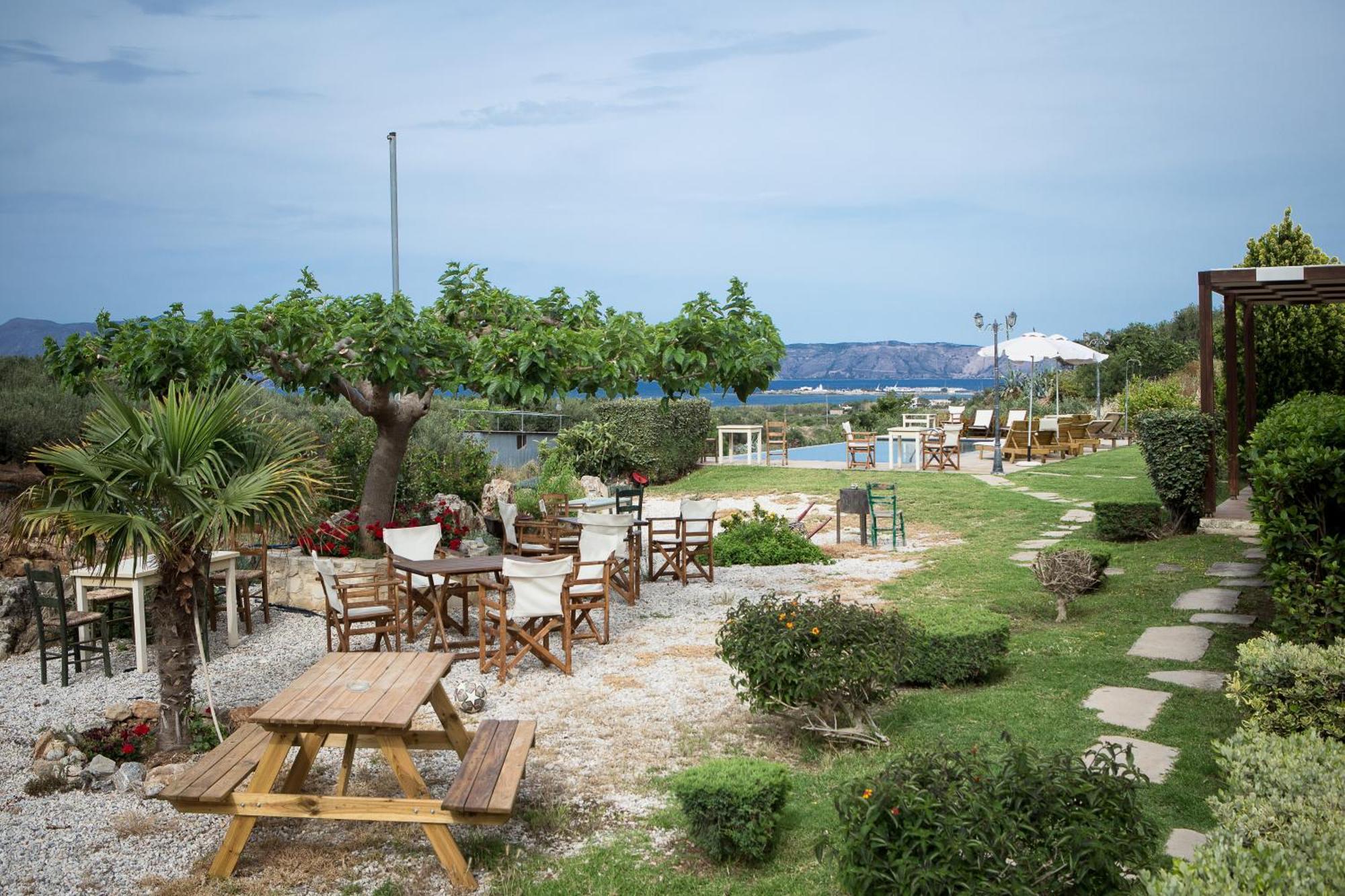 Agarathos Traditional Rooms - Pool - Kaliviani -On The Road To Balos Buitenkant foto