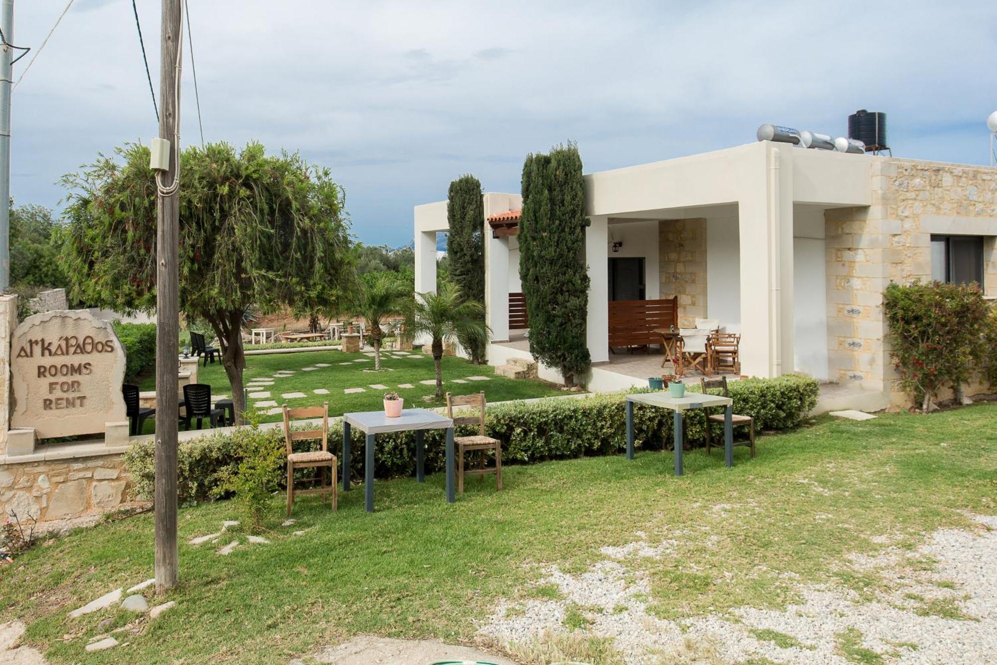 Agarathos Traditional Rooms With Pool Kalivianí Buitenkant foto