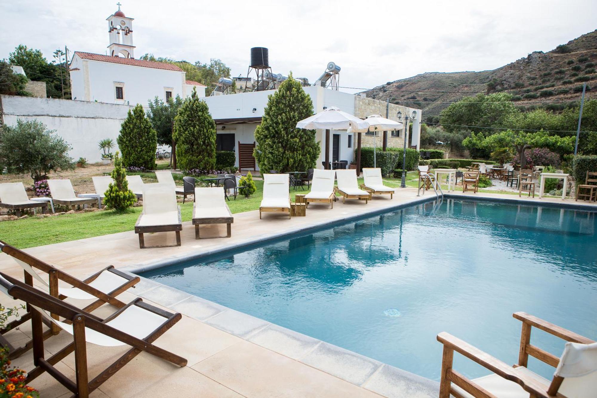 Agarathos Traditional Rooms - Pool - Kaliviani -On The Road To Balos Buitenkant foto