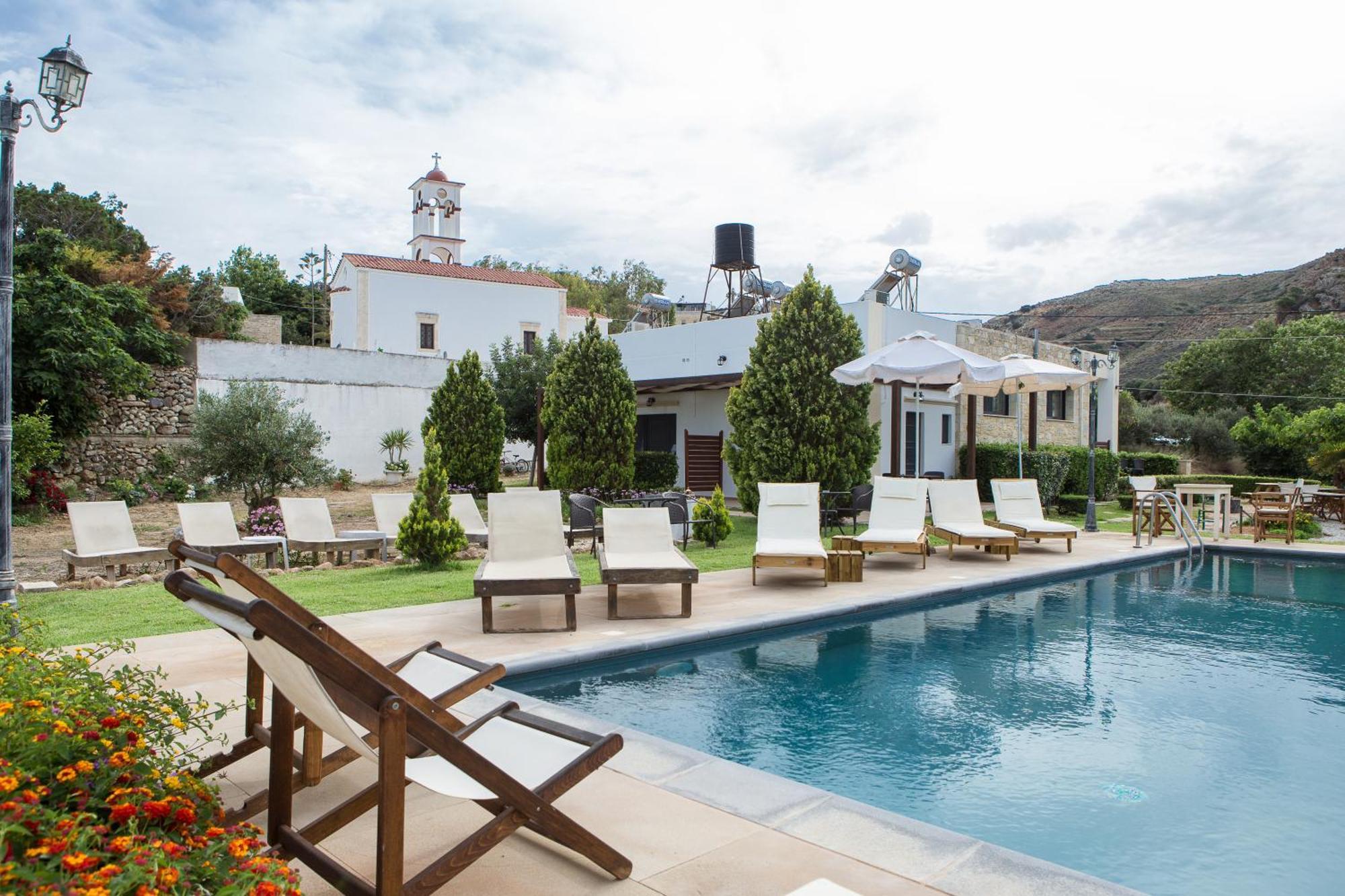 Agarathos Traditional Rooms - Pool - Kaliviani -On The Road To Balos Buitenkant foto