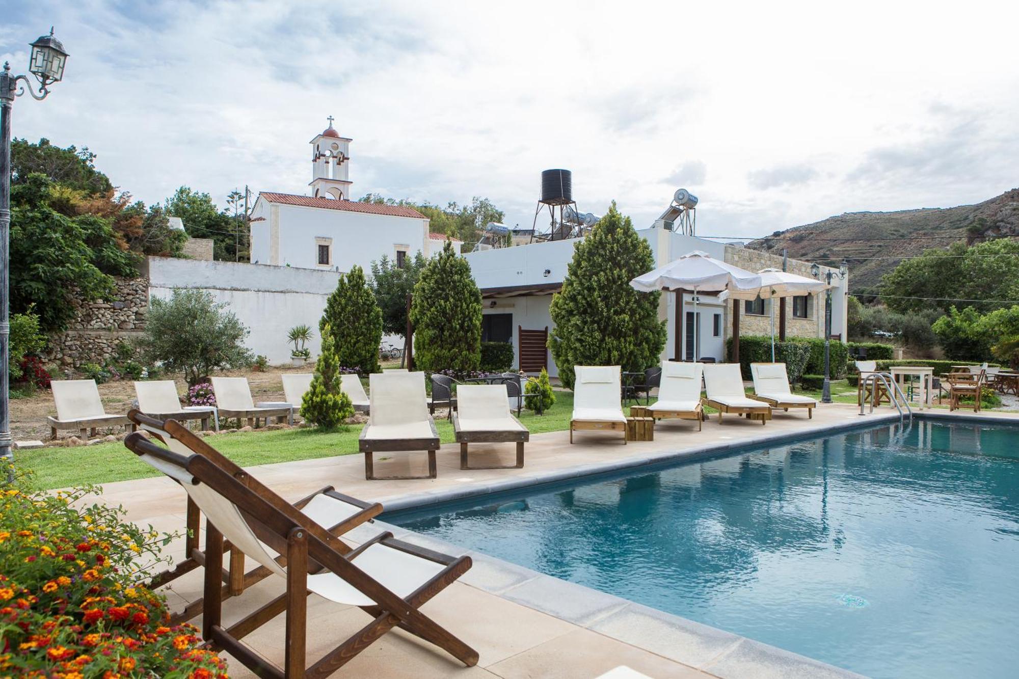 Agarathos Traditional Rooms With Pool Kalivianí Buitenkant foto