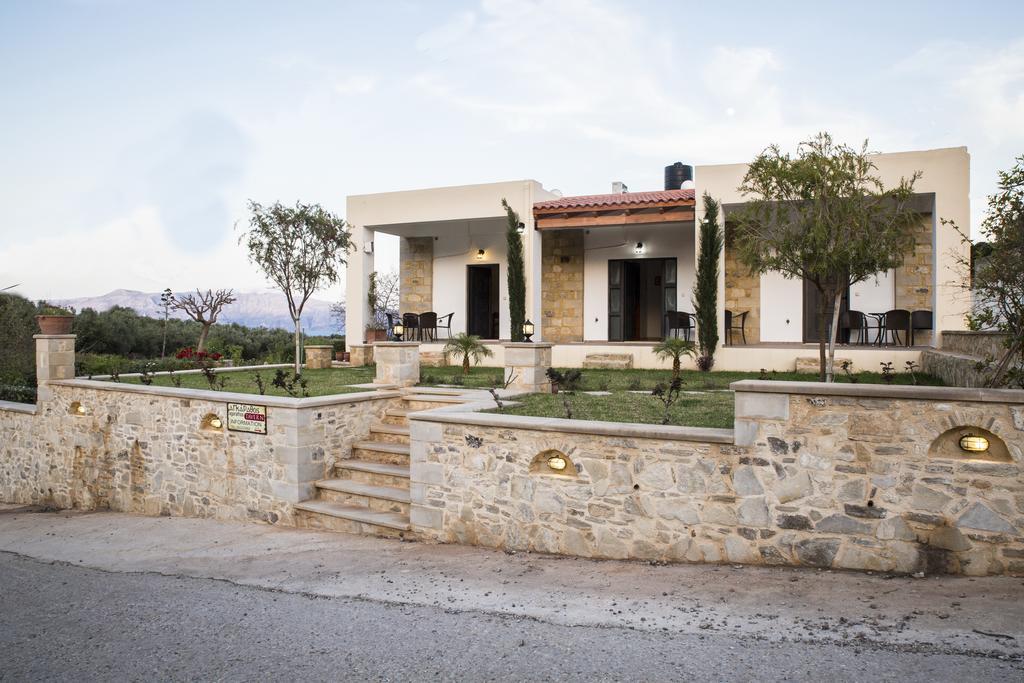 Agarathos Traditional Rooms With Pool Kalivianí Buitenkant foto