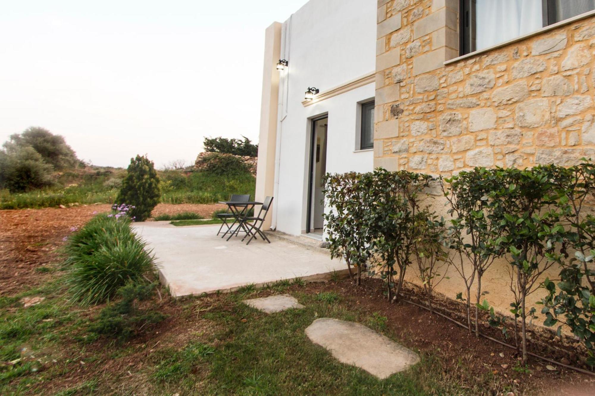 Agarathos Traditional Rooms - Pool - Kaliviani -On The Road To Balos Buitenkant foto