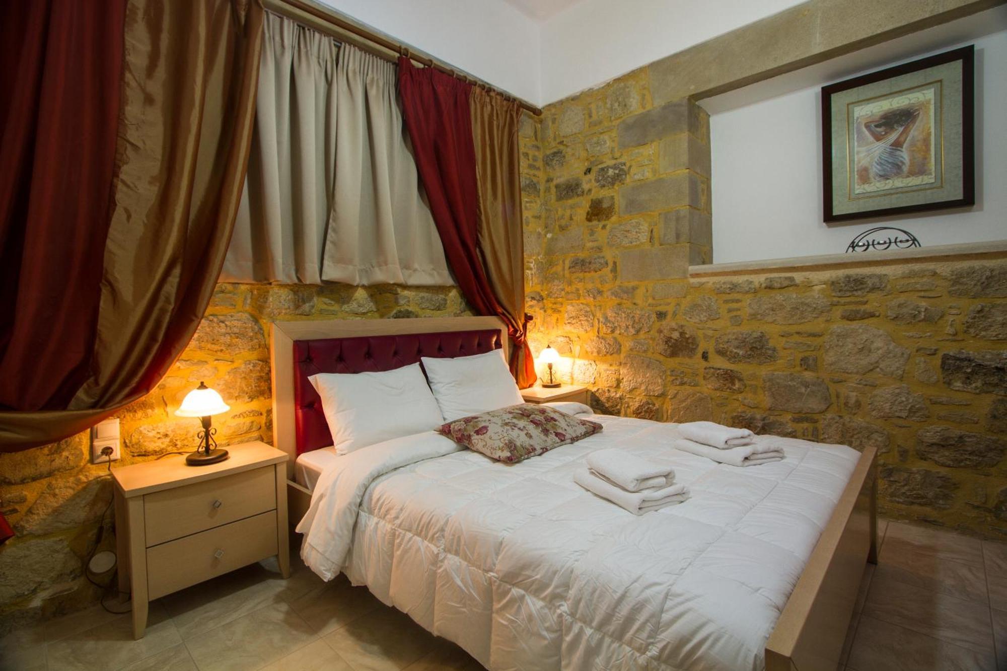 Agarathos Traditional Rooms - Pool - Kaliviani -On The Road To Balos Buitenkant foto
