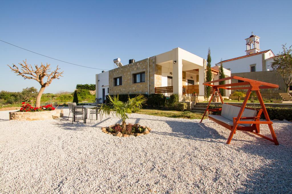 Agarathos Traditional Rooms With Pool Kalivianí Buitenkant foto