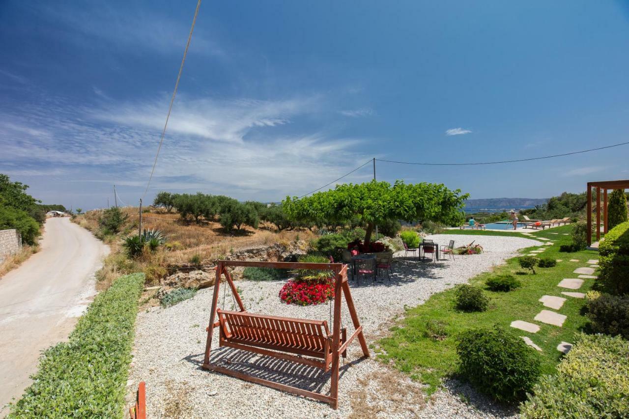 Agarathos Traditional Rooms - Pool - Kaliviani -On The Road To Balos Buitenkant foto