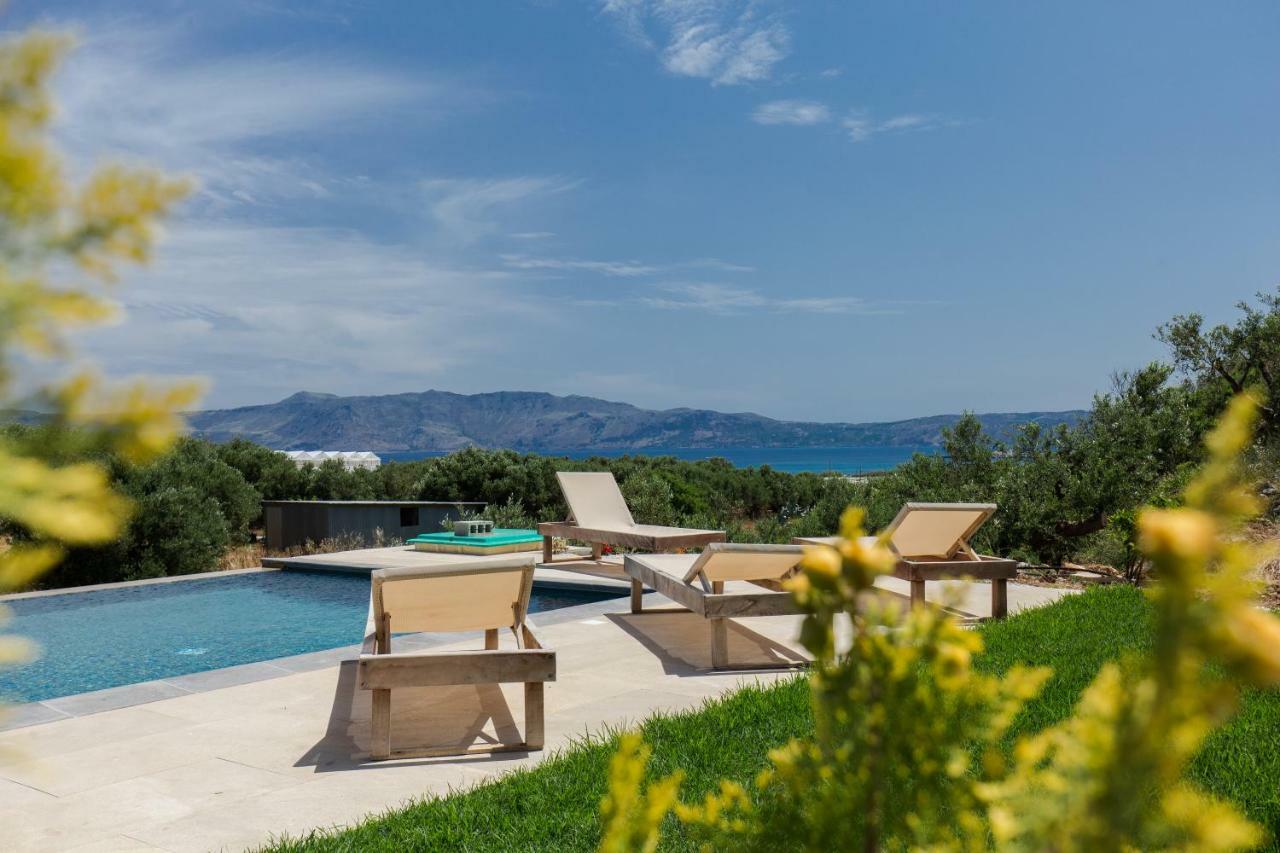 Agarathos Traditional Rooms With Pool Kalivianí Buitenkant foto